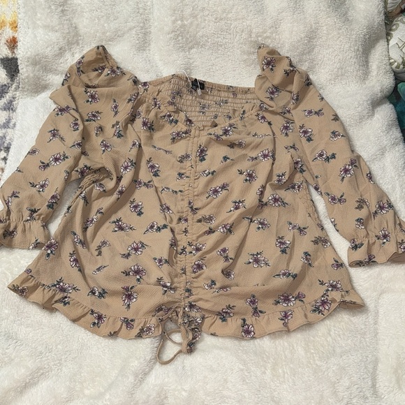 Zenobia FLORAL RUFFLE BLOUSE - Picture 4 of 10